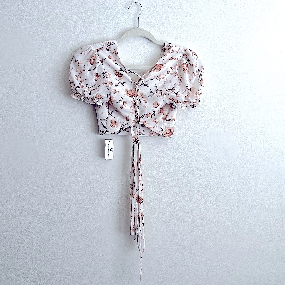 NEW - Windsor Cream Crop Top - Picture 2 of 2
